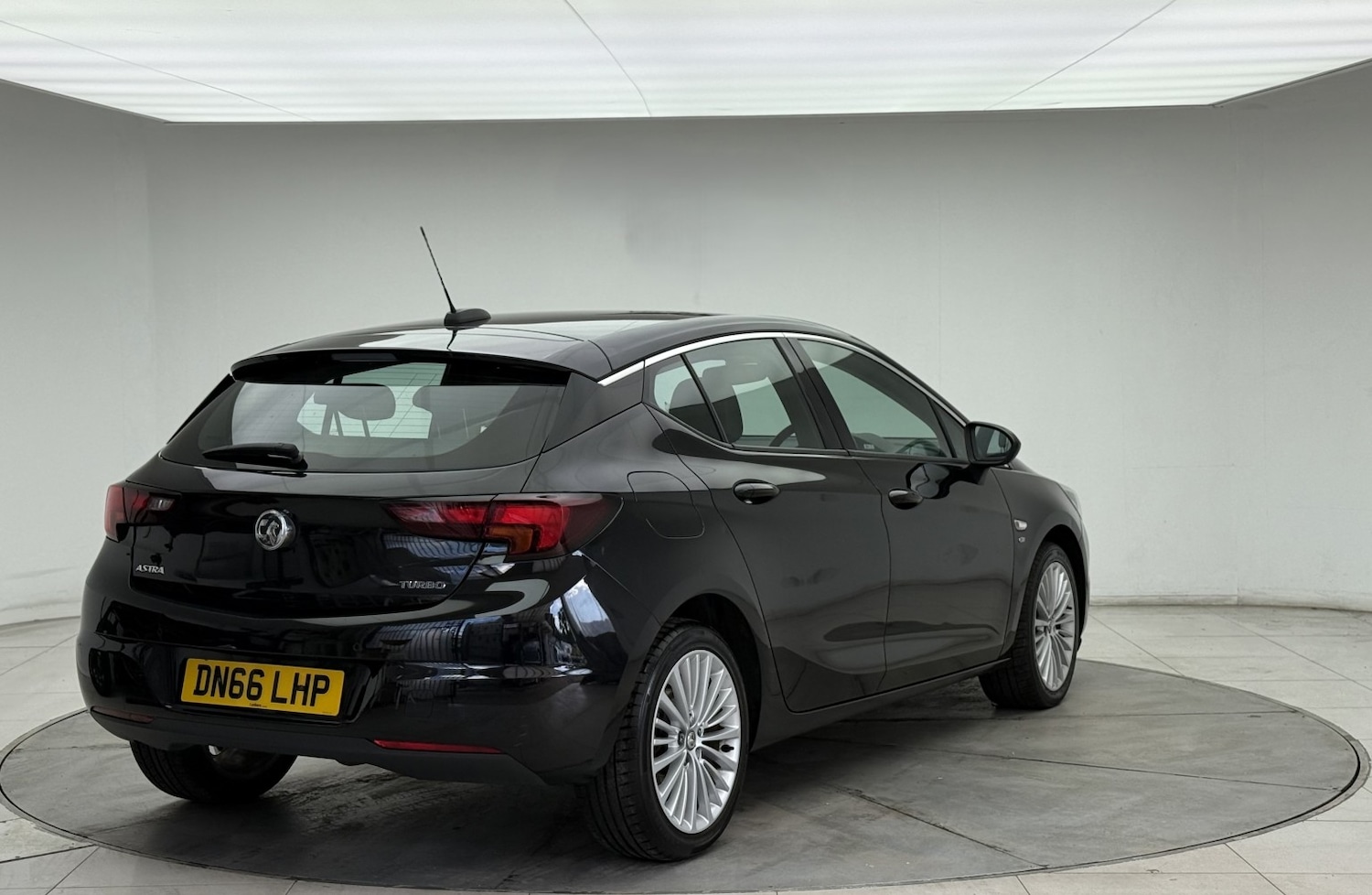 Used Vauxhall Astra 2016 for sale - 77453262: Photo 5