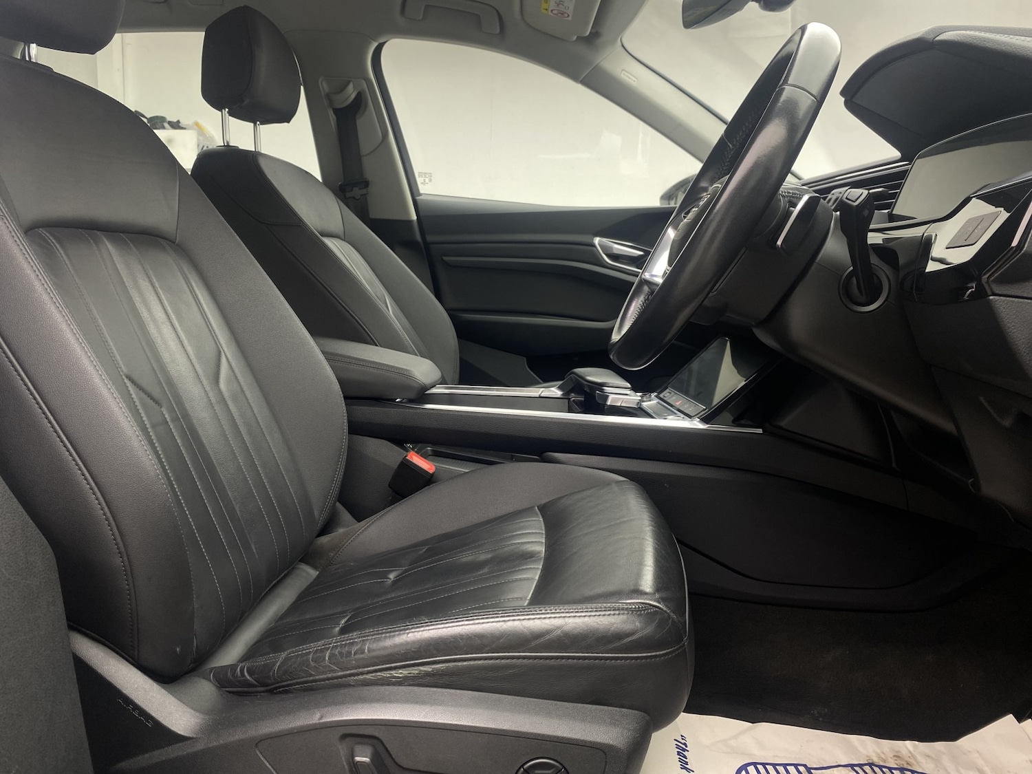 Used Audi e-tron 2020 for sale - 77632466: Photo 40