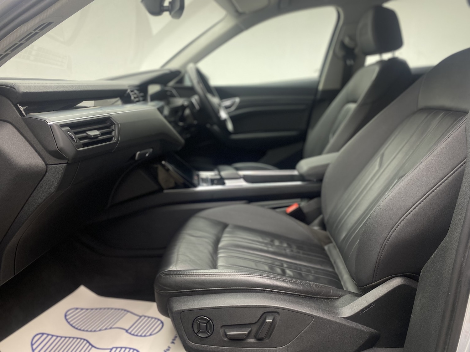 Used Audi e-tron 2020 for sale - 77632466: Photo 43