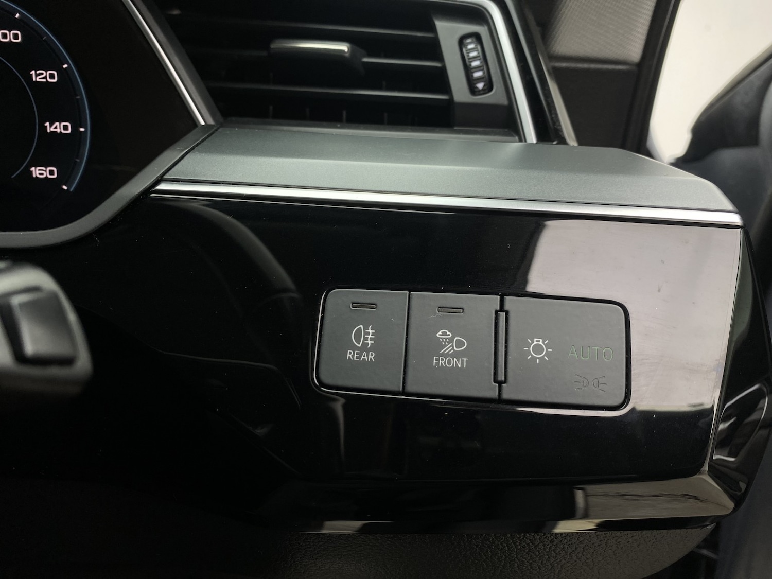 Used Audi e-tron 2020 for sale - 77632466: Photo 53