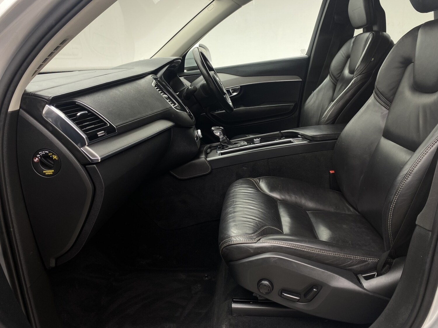 Used Volvo XC90 2015 for sale - 77851347: Photo 41