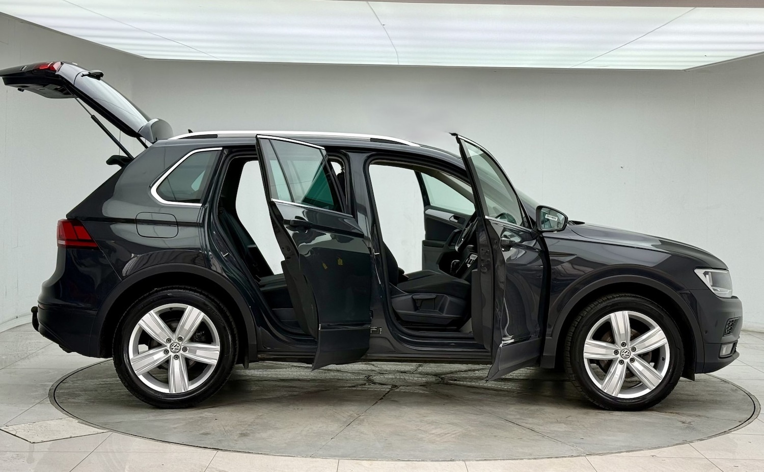 Used Volkswagen Tiguan 2020 for sale - 77453416: Photo 15