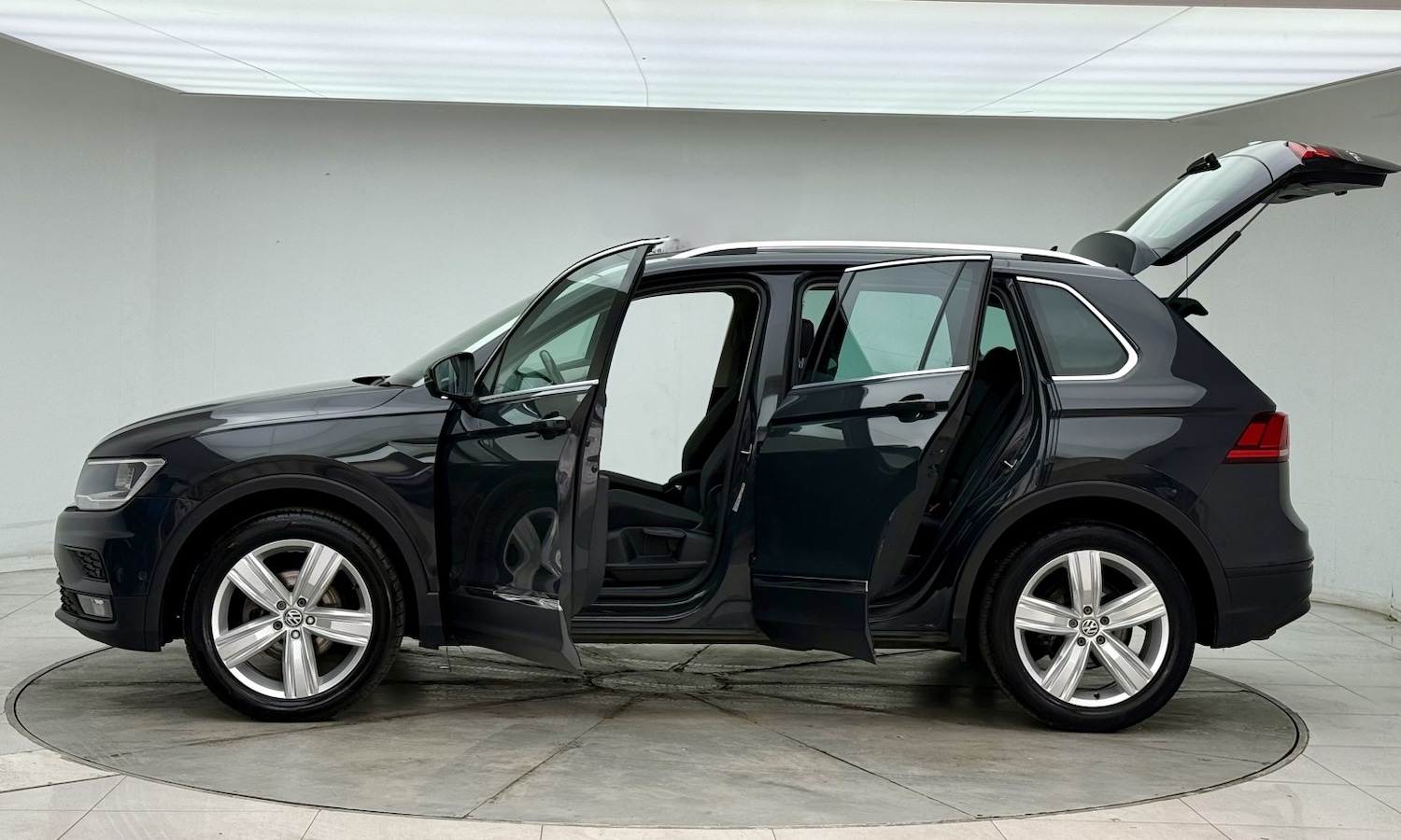 Used Volkswagen Tiguan 2020 for sale - 77453416: Photo 18