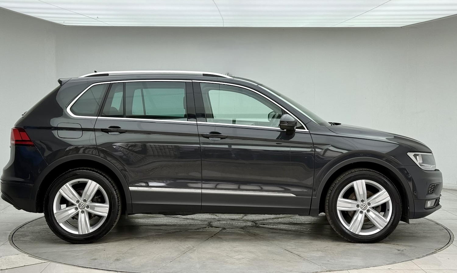 Used Volkswagen Tiguan 2020 for sale - 77453416: Photo 3