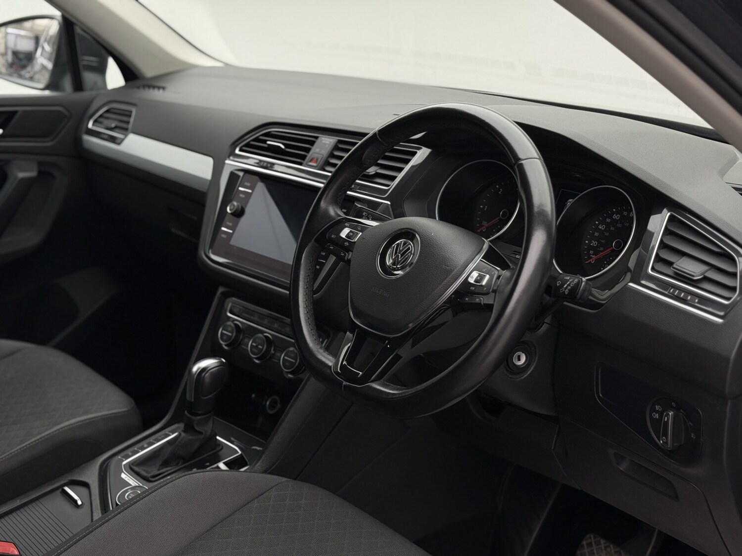 Used Volkswagen Tiguan 2020 for sale - 77453416: Photo 32