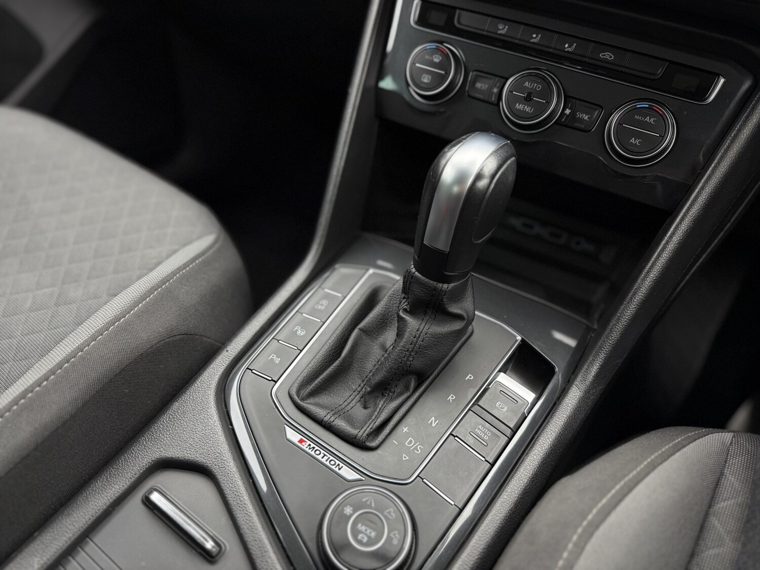 Used Volkswagen Tiguan 2020 for sale - 77453416: Photo 41