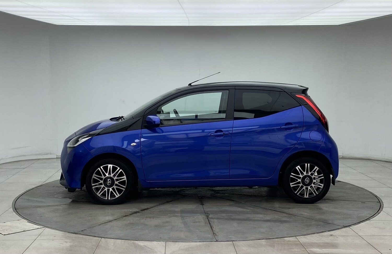Used Toyota AYGO 2019 for sale - 77453240: Photo 6