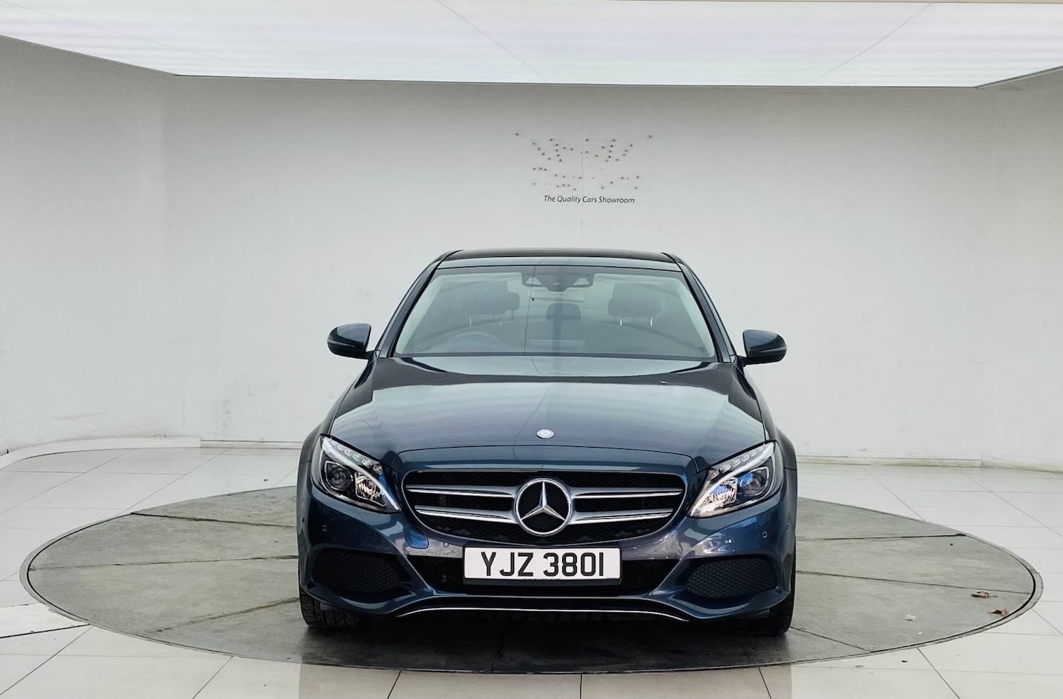 Used Mercedes-Benz C Class 2016 for sale - 77938192: Photo 2