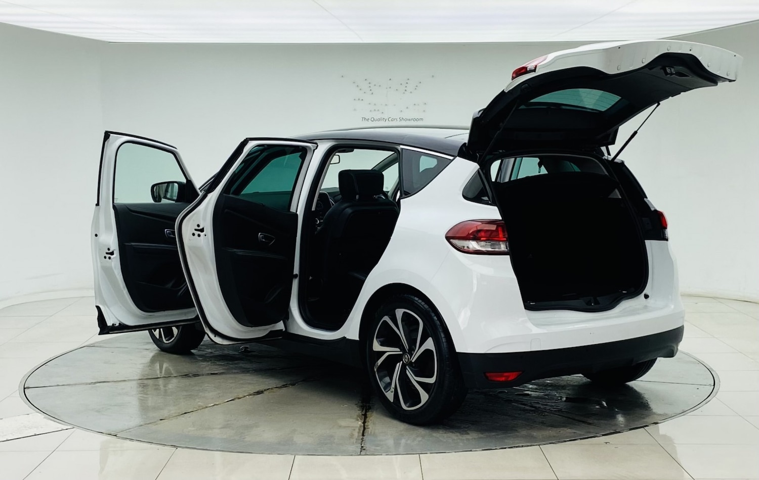 Used Renault Scenic 2018 for sale - 77548158: Photo 12