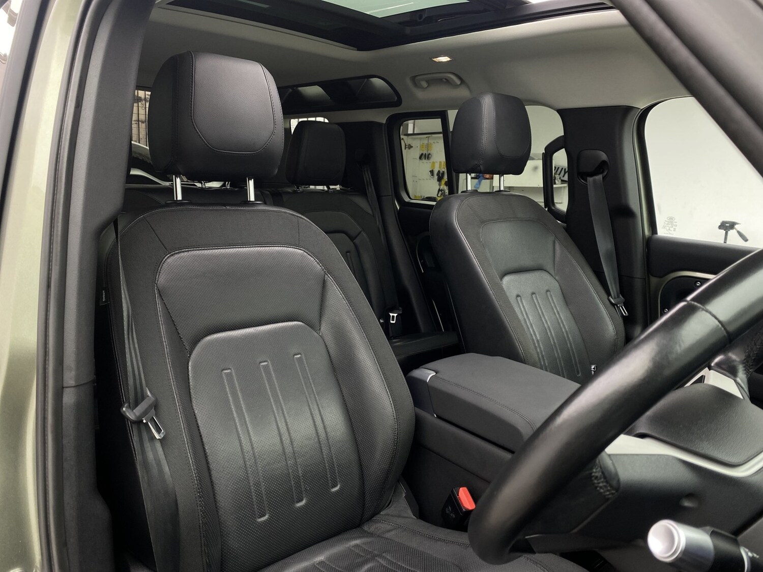 Used Land Rover Defender 110 2020 for sale - 77453302: Photo 46