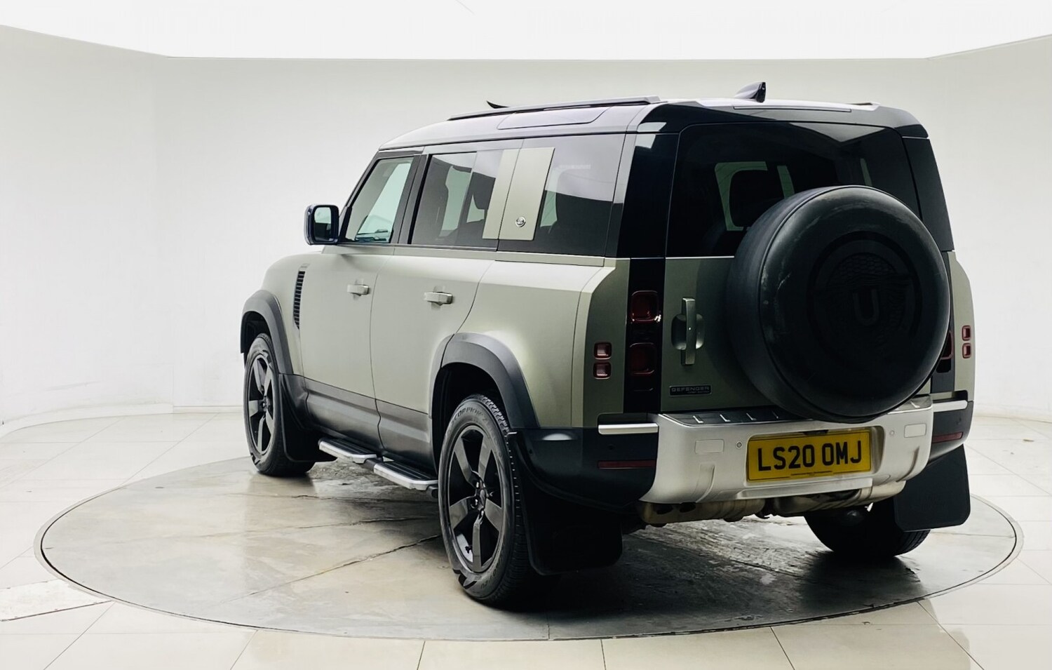 Used Land Rover Defender 110 2020 for sale - 77453302: Photo 6