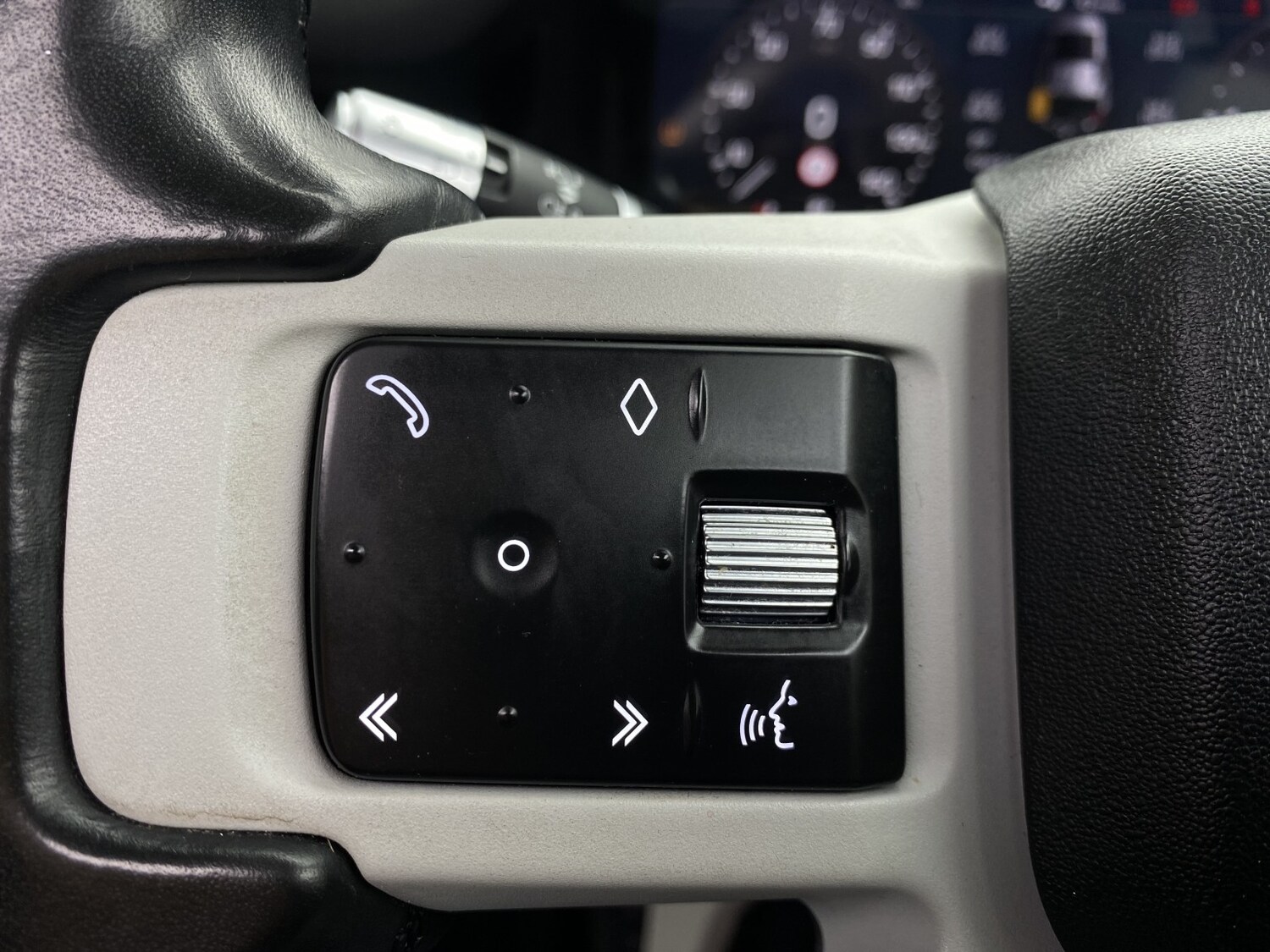 Used Land Rover Defender 110 2020 for sale - 77453302: Photo 63