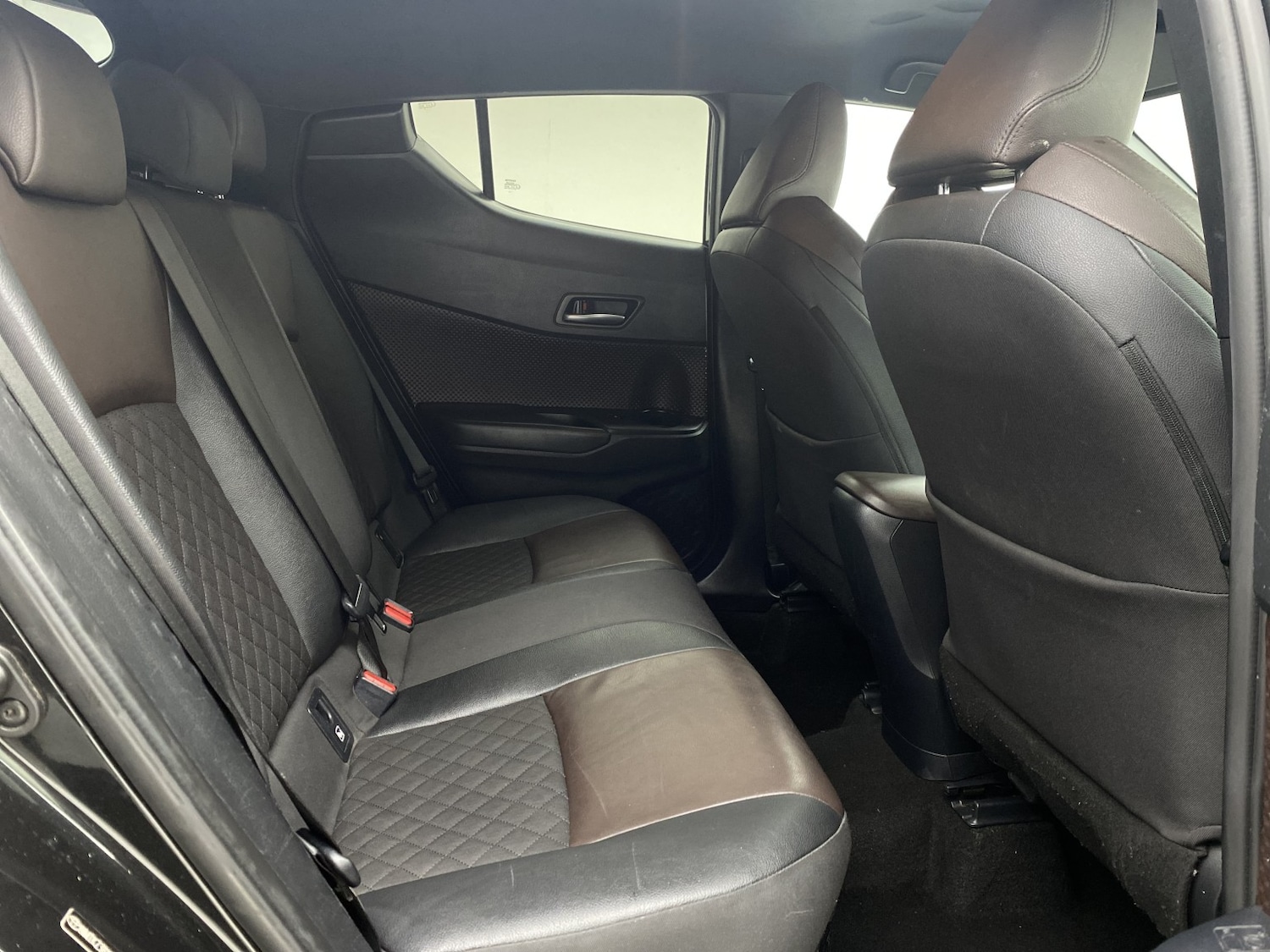 Used Toyota C-HR 2018 for sale - 77453421: Photo 11