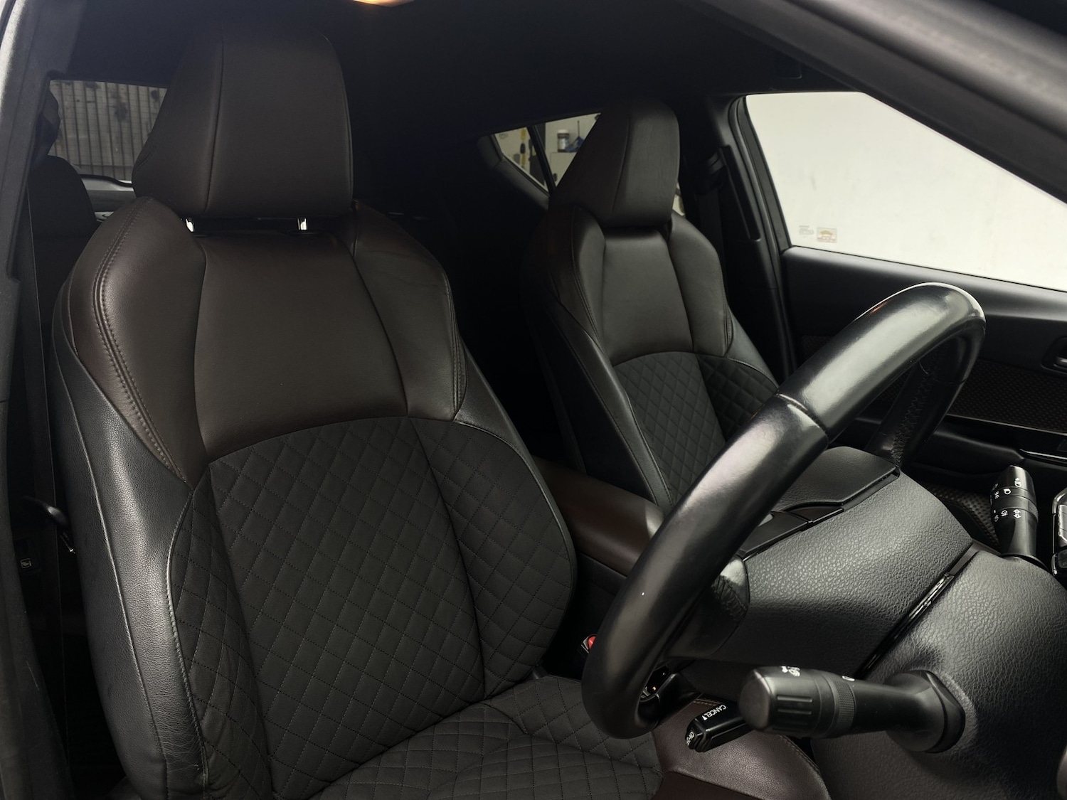 Used Toyota C-HR 2018 for sale - 77453421: Photo 43