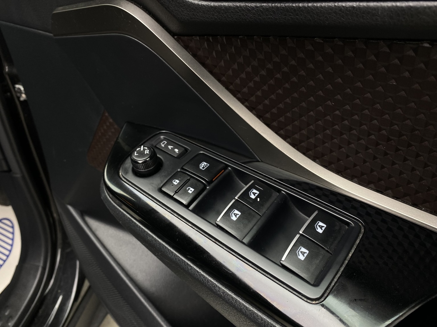 Used Toyota C-HR 2018 for sale - 77453421: Photo 52