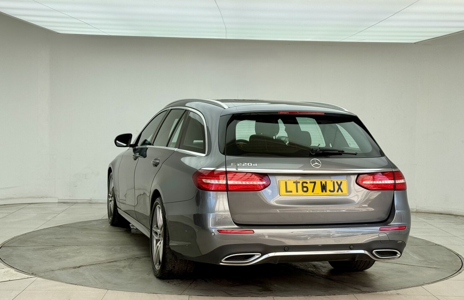 Used Mercedes-Benz E Class 2017 for sale - 77453254: Photo 11