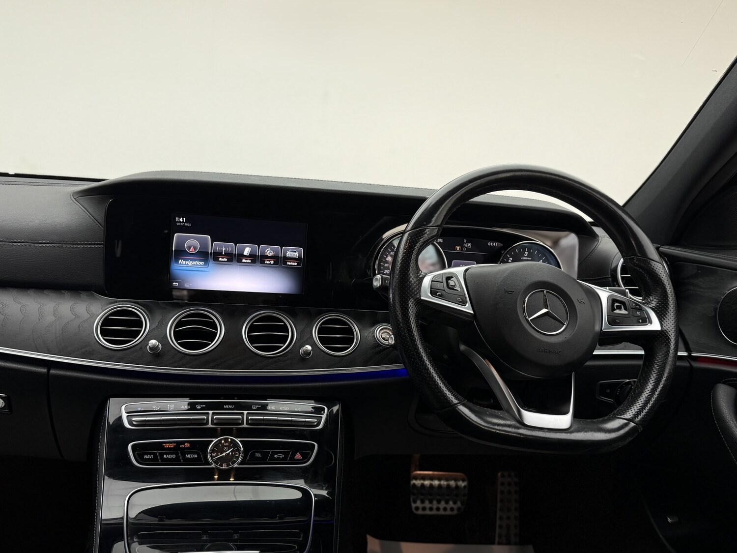 Used Mercedes-Benz E Class 2017 for sale - 77453254: Photo 28