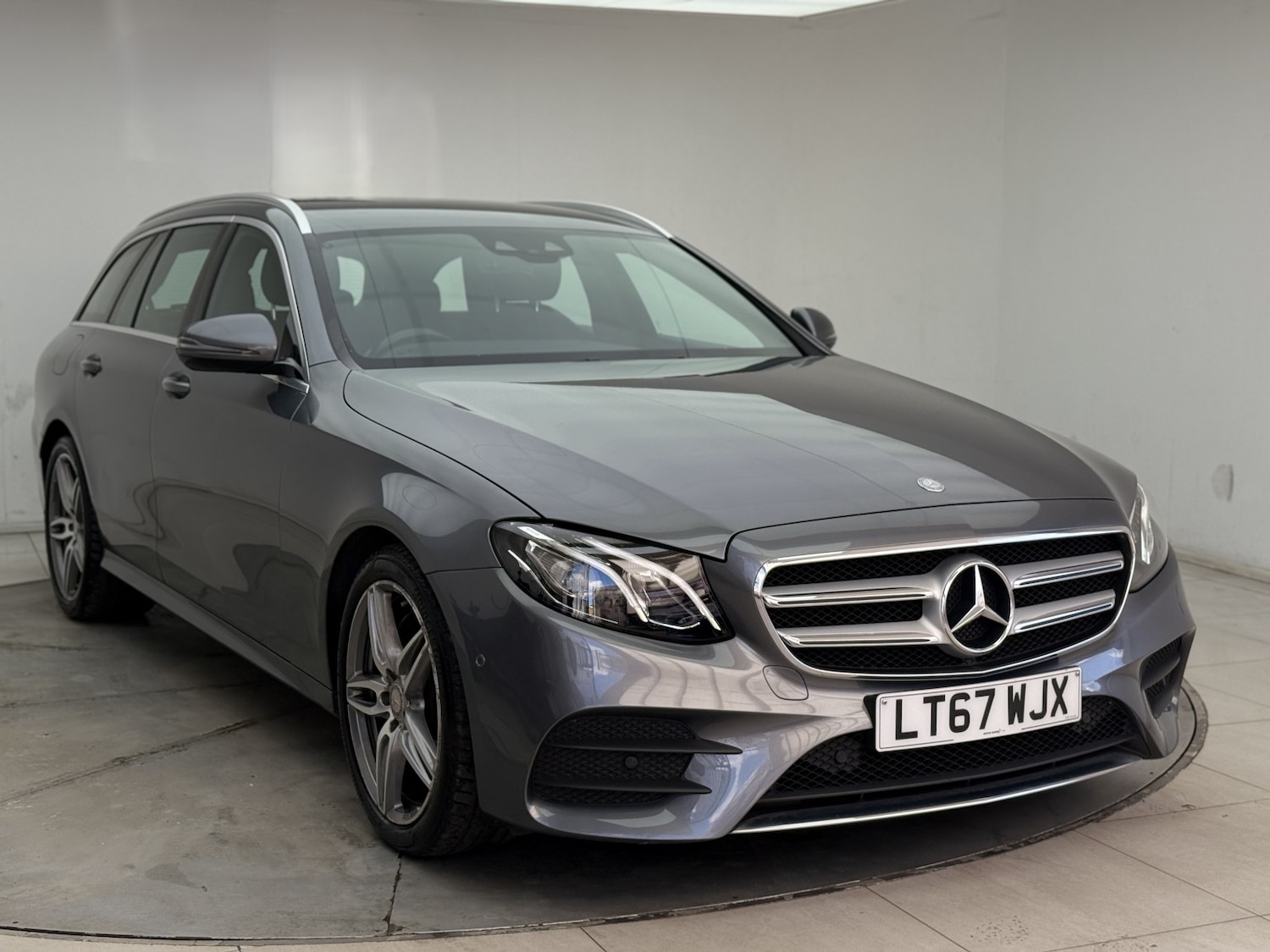 Used Mercedes-Benz E Class 2017 for sale - 77453254: Photo 3