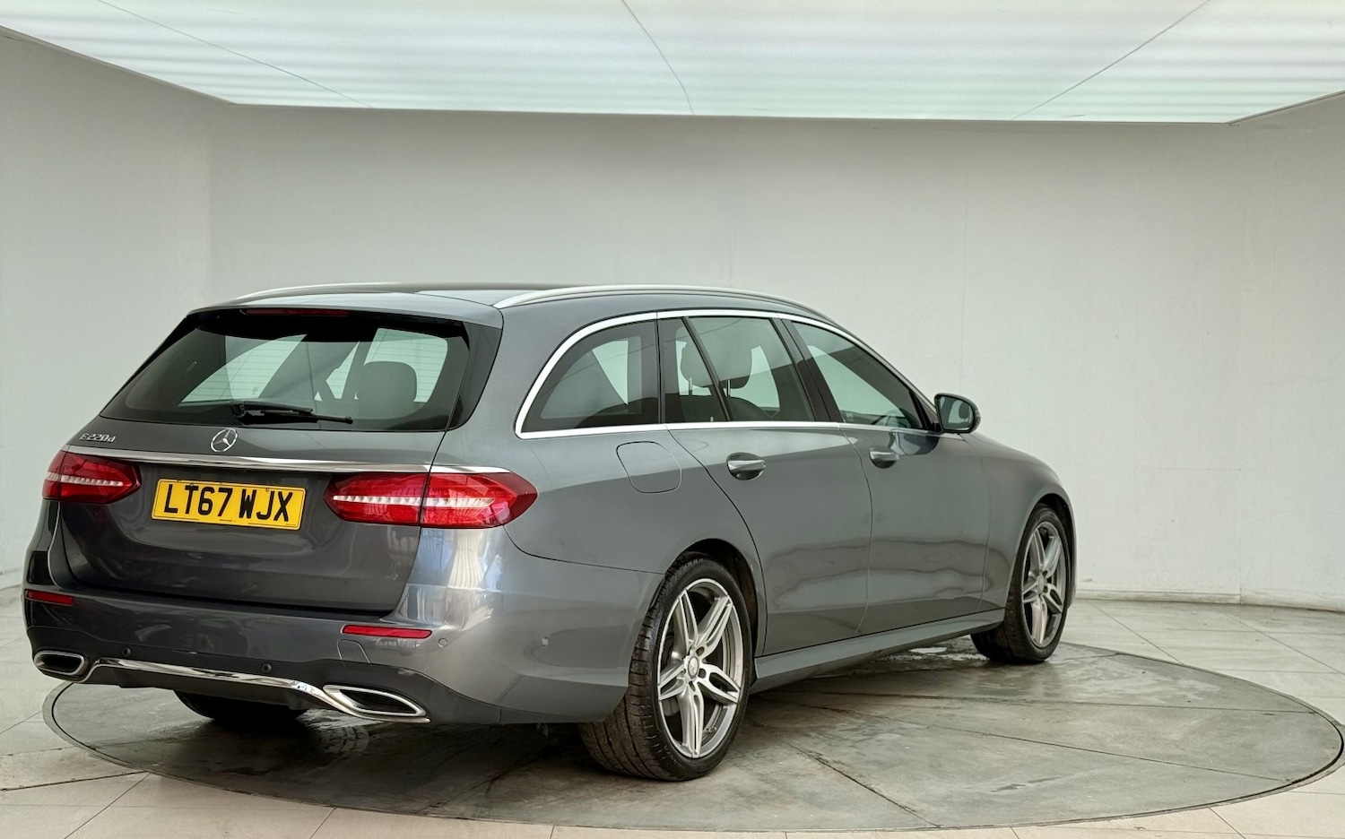 Used Mercedes-Benz E Class 2017 for sale - 77453254: Photo 5