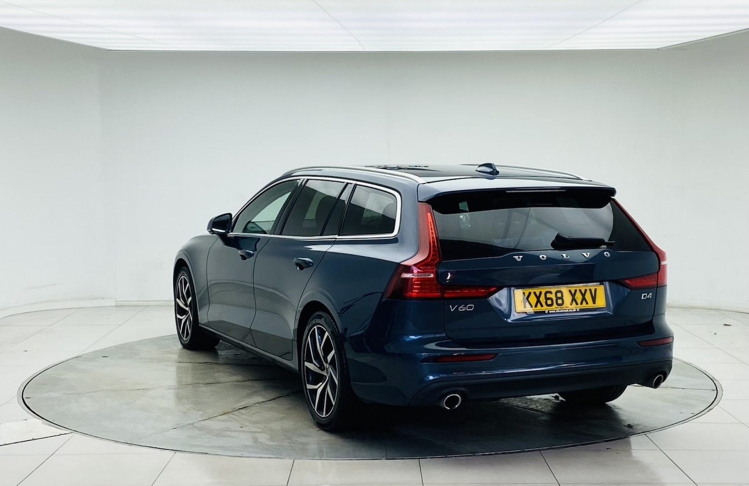 Used Volvo V60 2018 for sale - 77453310: Photo 15