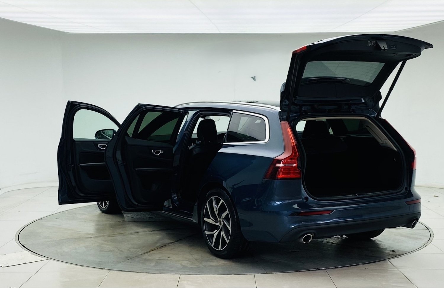 Used Volvo V60 2018 for sale - 77453310: Photo 16