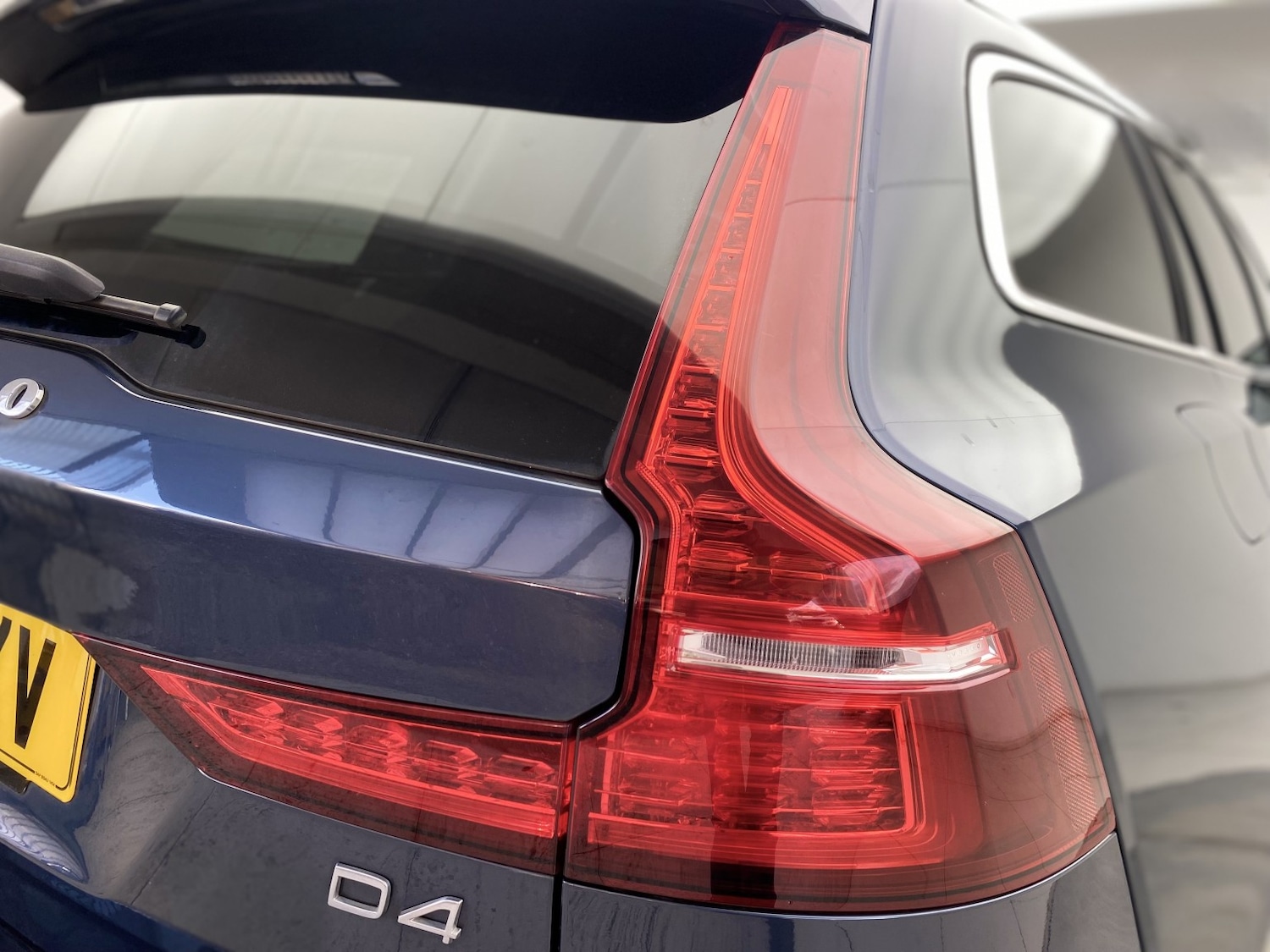 Used Volvo V60 2018 for sale - 77453310: Photo 32