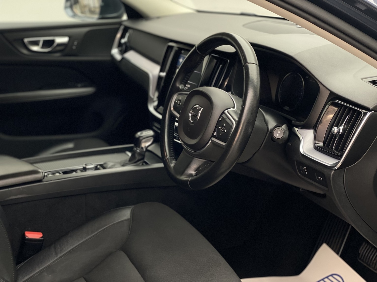 Used Volvo V60 2018 for sale - 77453310: Photo 34