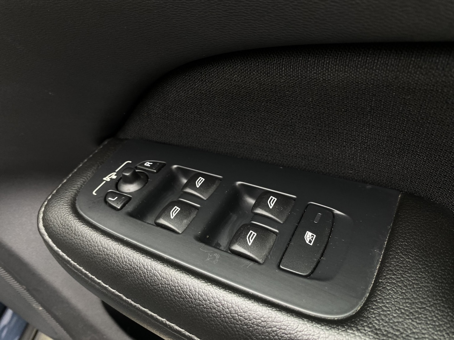 Used Volvo V60 2018 for sale - 77453310: Photo 49