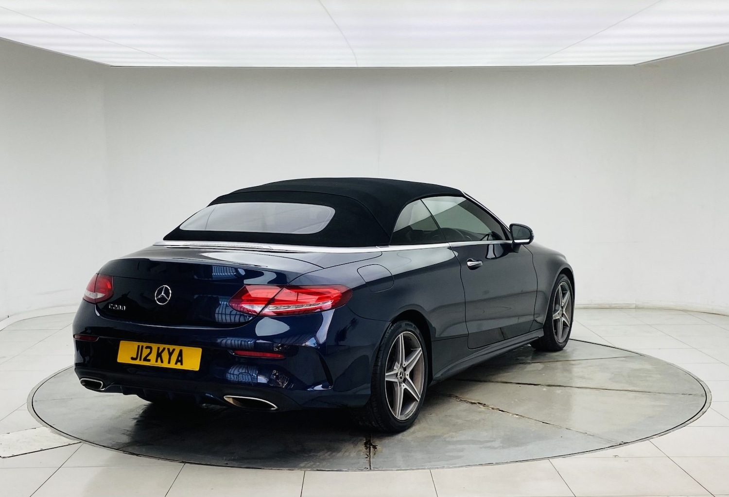 Used Mercedes-Benz C Class 2017 for sale - 77453335: Photo 4