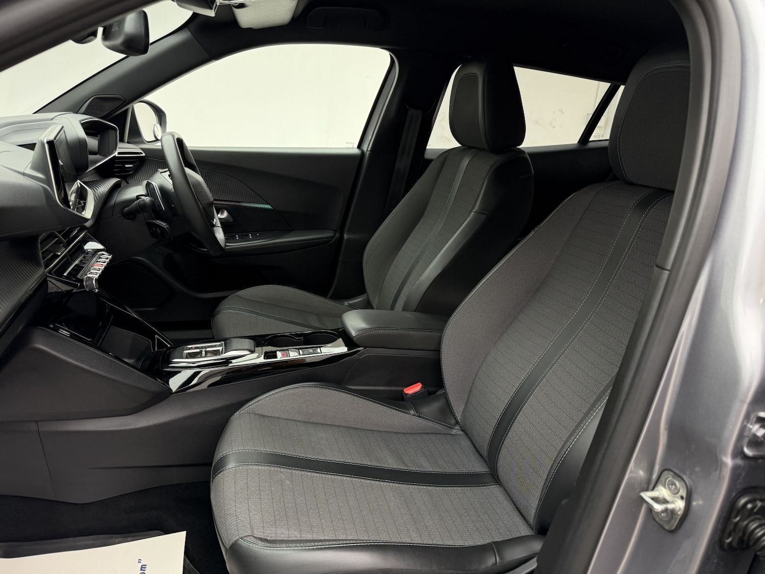 Used Peugeot 2008 2023 for sale - 77453252: Photo 10