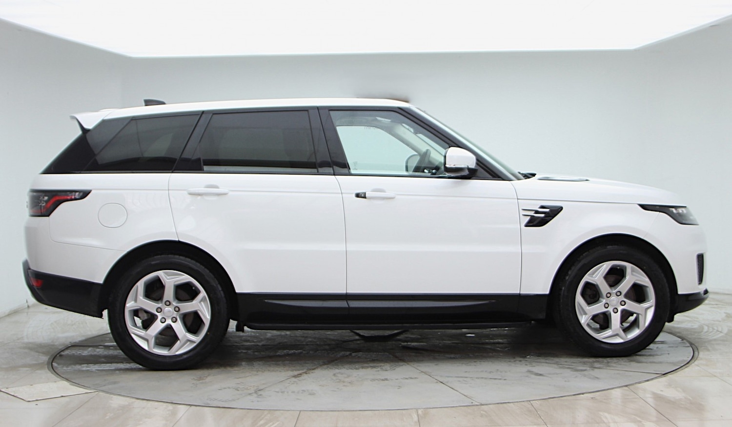 Used Land Rover Range Rover Sport 2018 for sale - 77453273: Photo 2