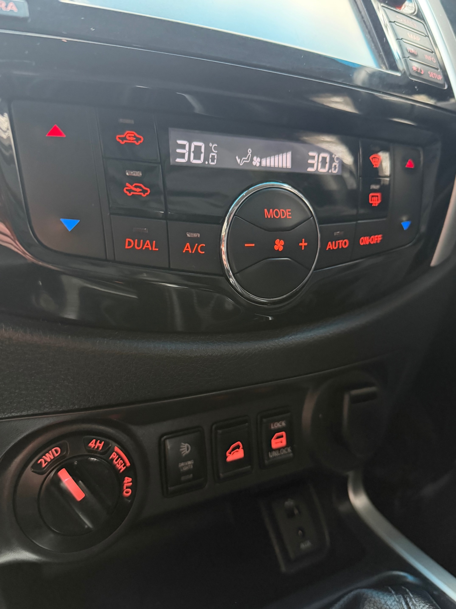 Used Nissan Navara 2016 for sale - 77417944: Photo 15