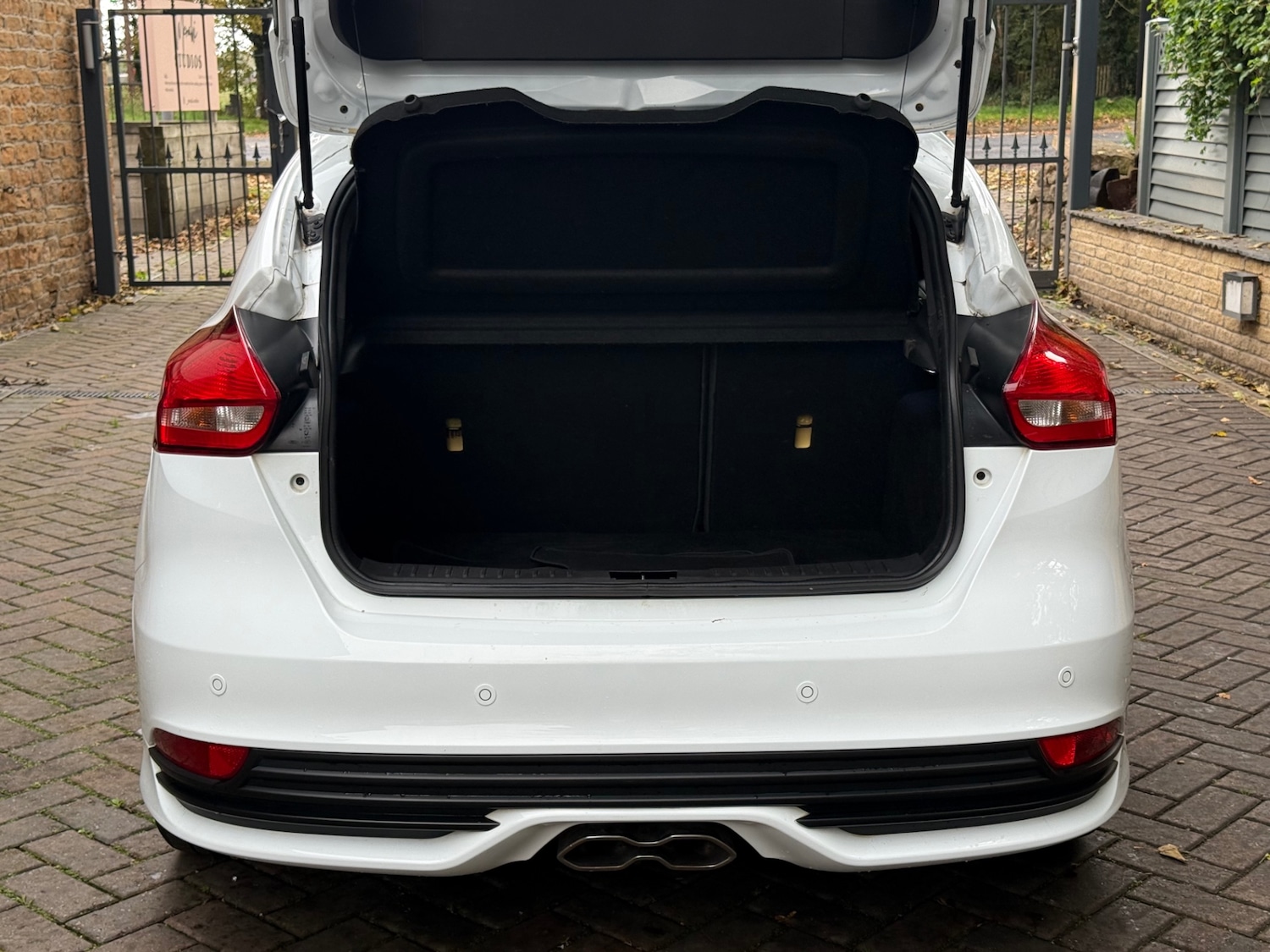 Used Ford Focus 2015 for sale - 76436296: Photo 10