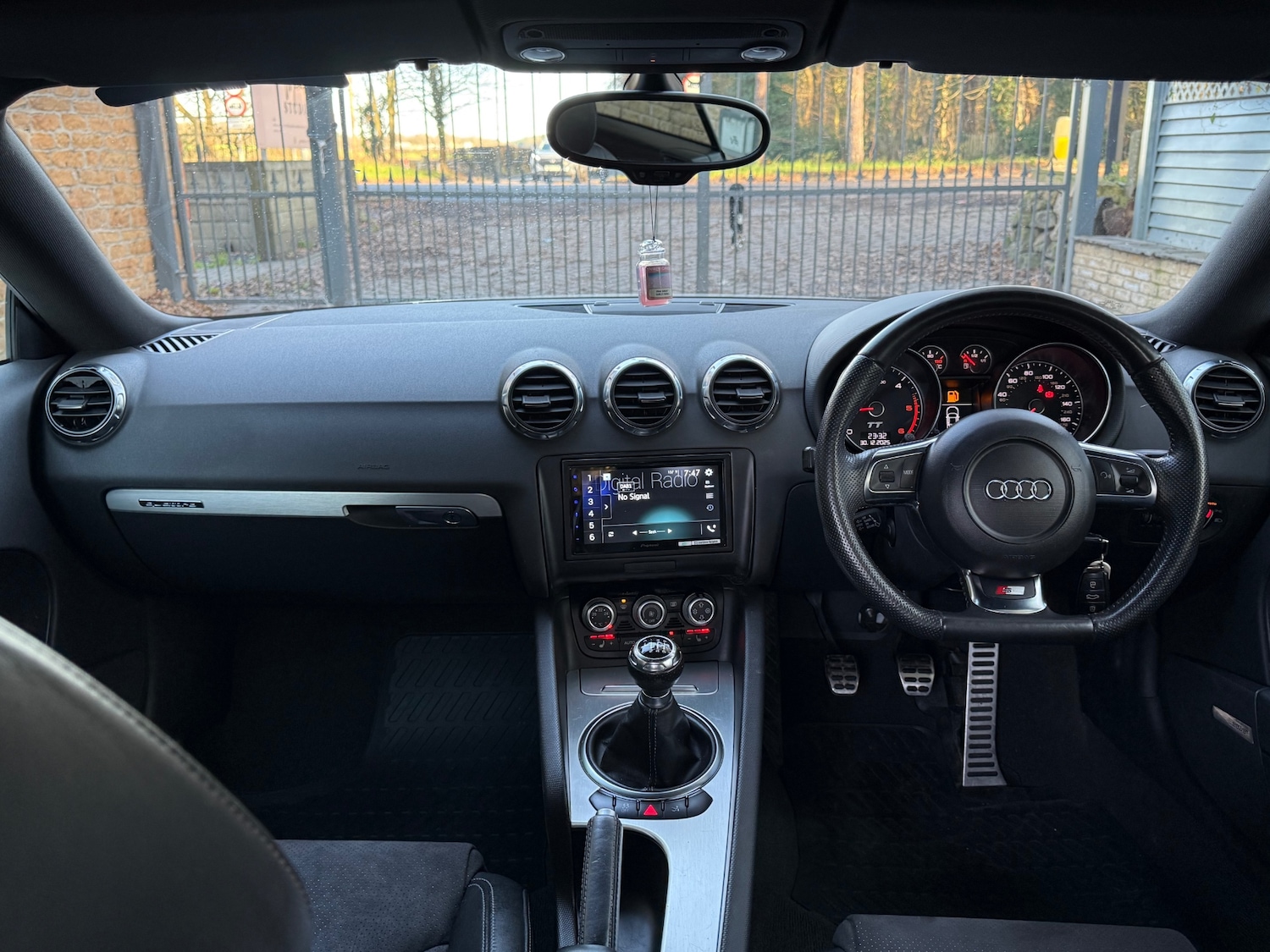 Used Audi TT 2011 for sale - 77077885: Photo 8