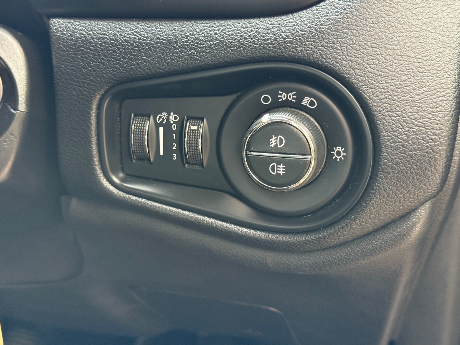 Used Jeep Renegade 2019 for sale - 76143271: Photo 13