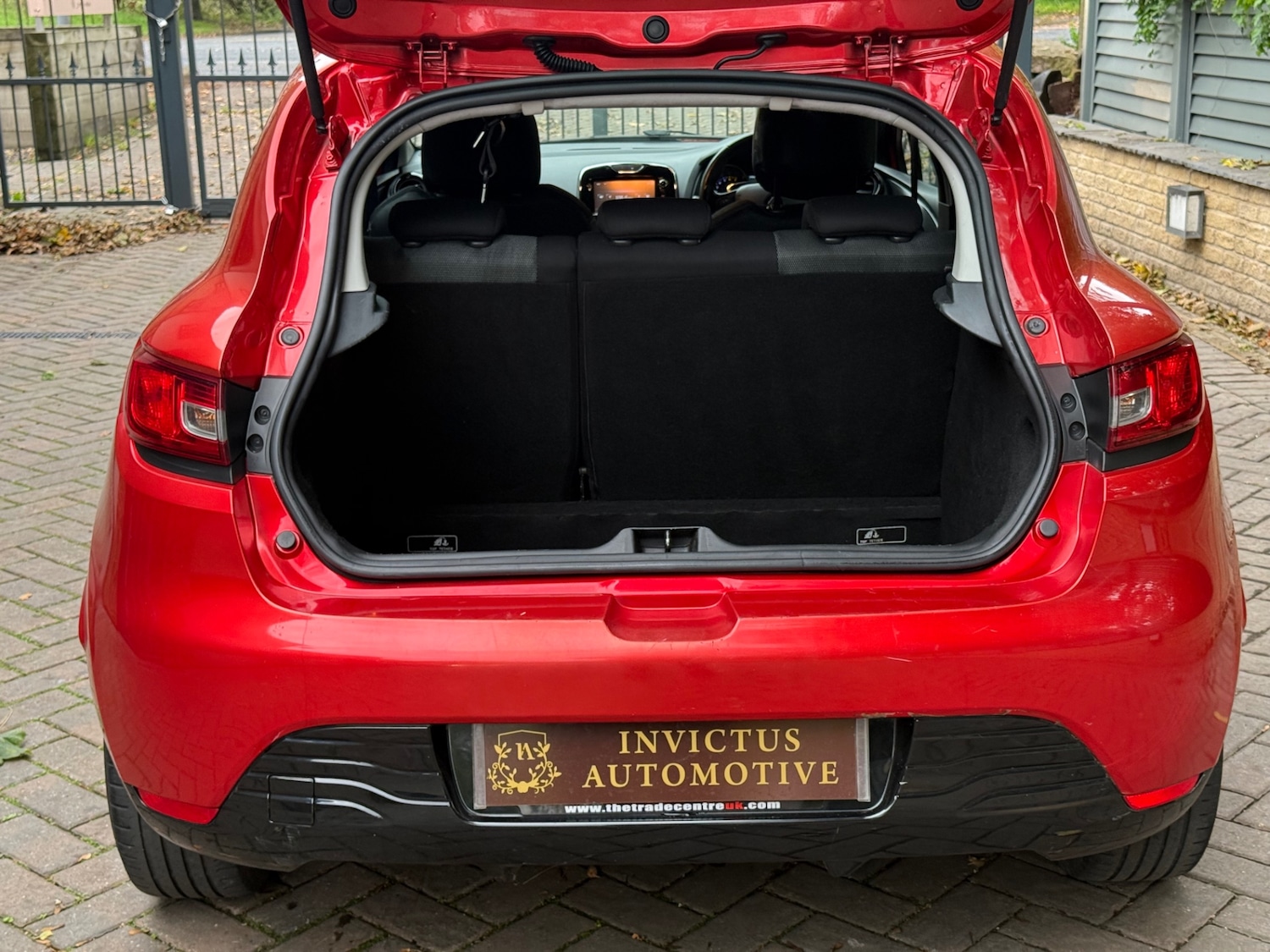 Used Renault Clio 2014 for sale - 76415028: Photo 11