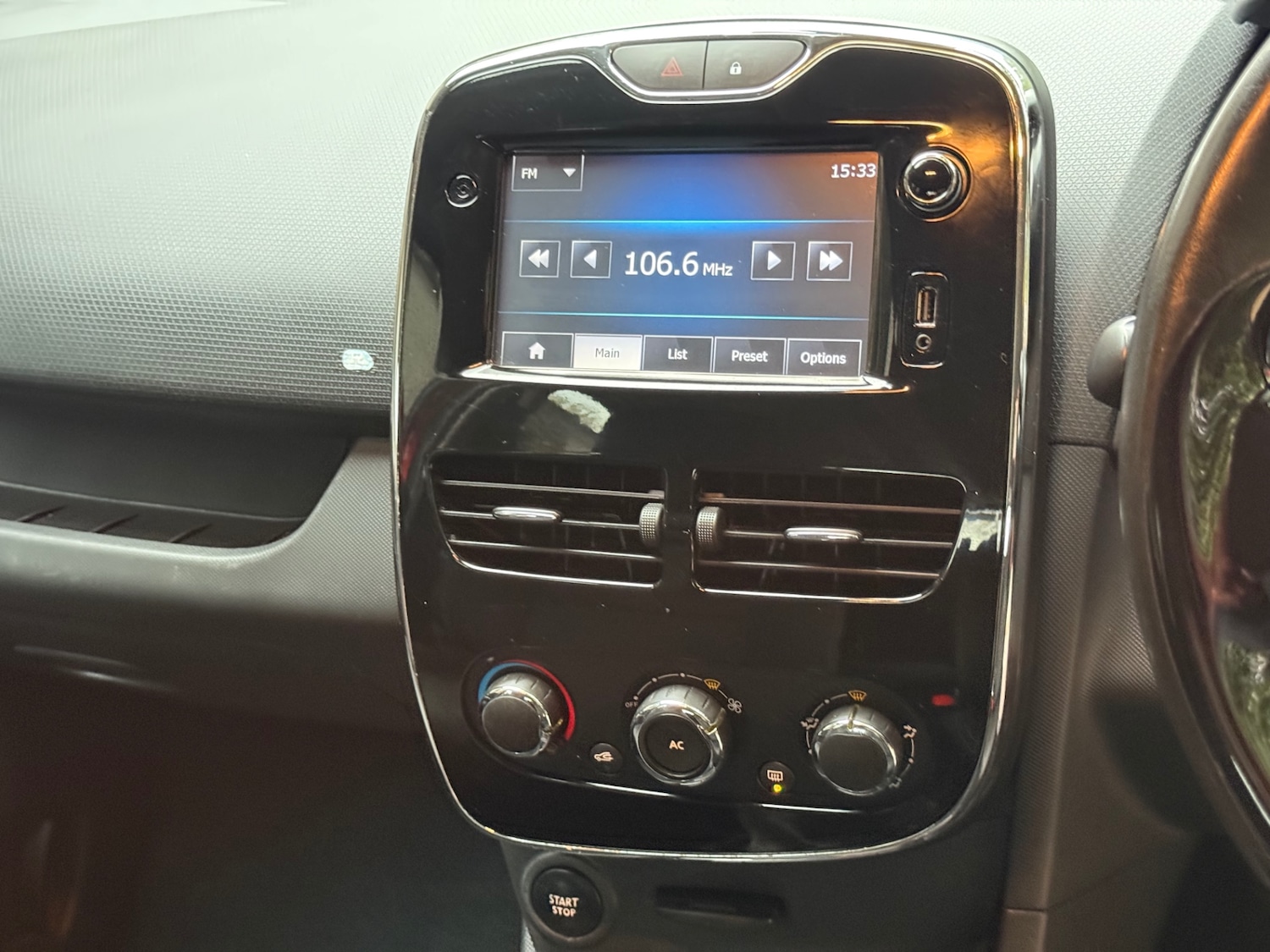 Used Renault Clio 2014 for sale - 76415028: Photo 16