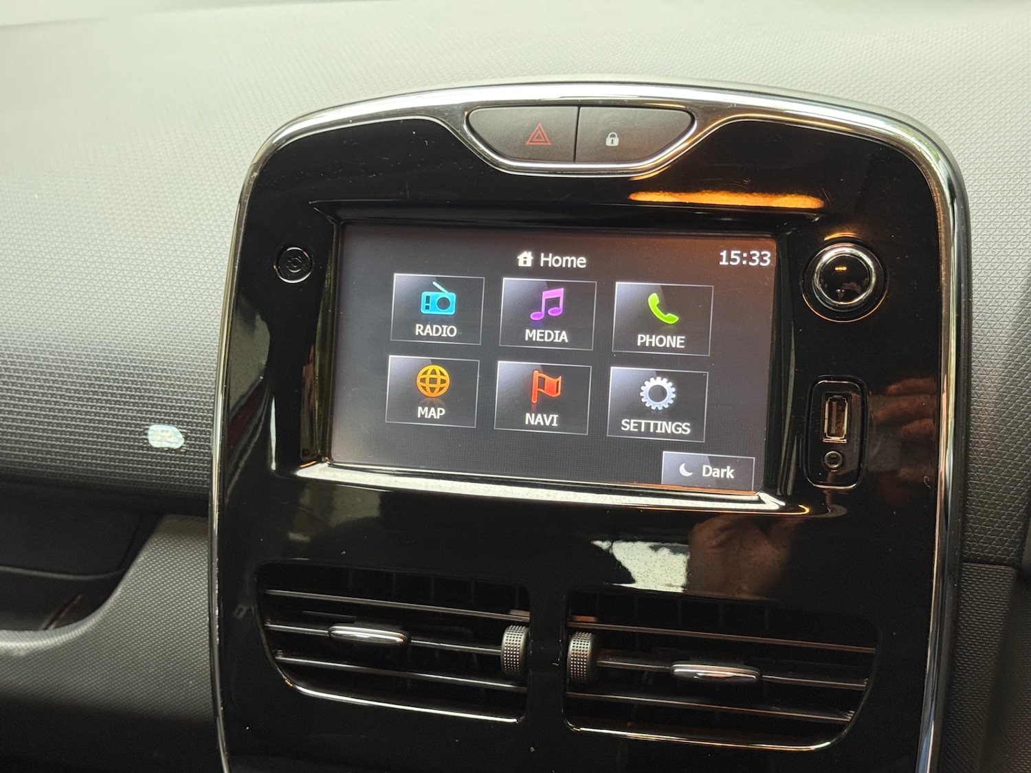 Used Renault Clio 2014 for sale - 76415028: Photo 17