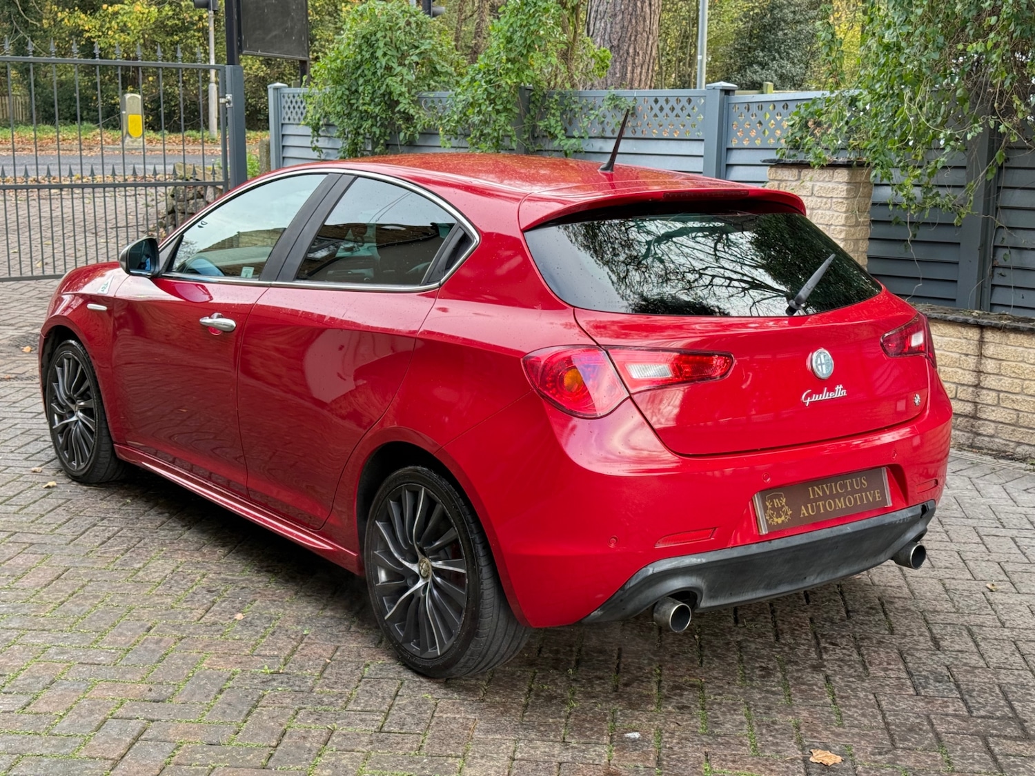 Used Alfa Romeo Giulietta 2011 for sale - 76600170: Photo 4