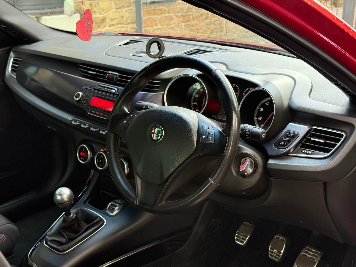 Used Alfa Romeo Giulietta 2011 for sale - 76600170: Photo 8