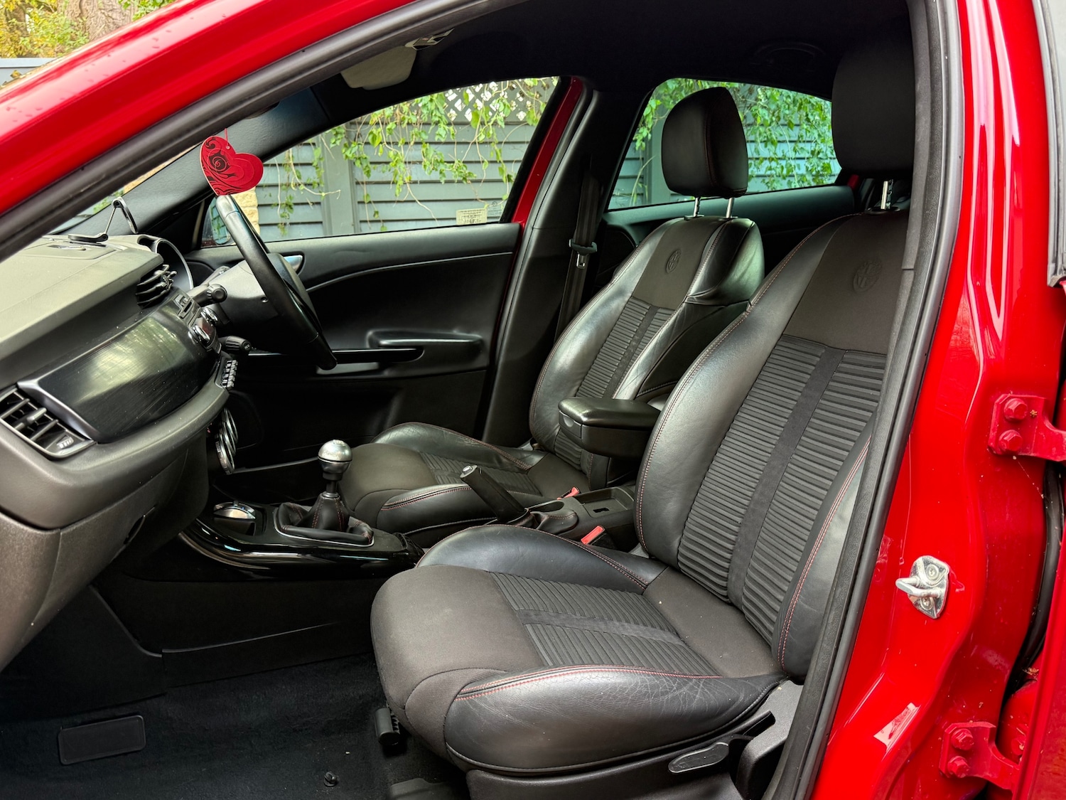 Used Alfa Romeo Giulietta 2011 for sale - 76600170: Photo 9