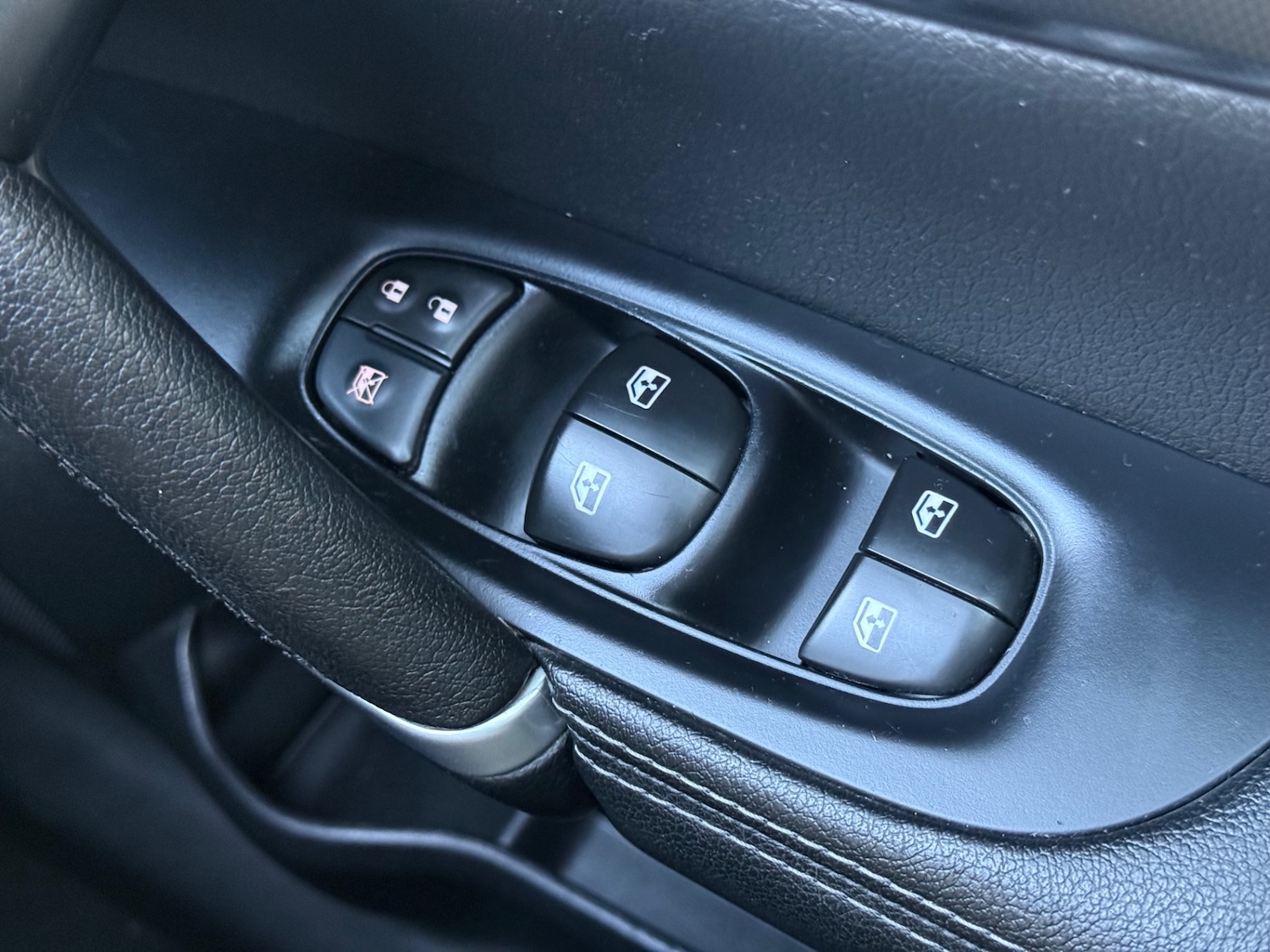 Used Nissan Qashqai 2018 for sale - 77077900: Photo 15