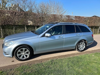 Used Mercedes-Benz C Class 2013 for sale - 77663571: Photo