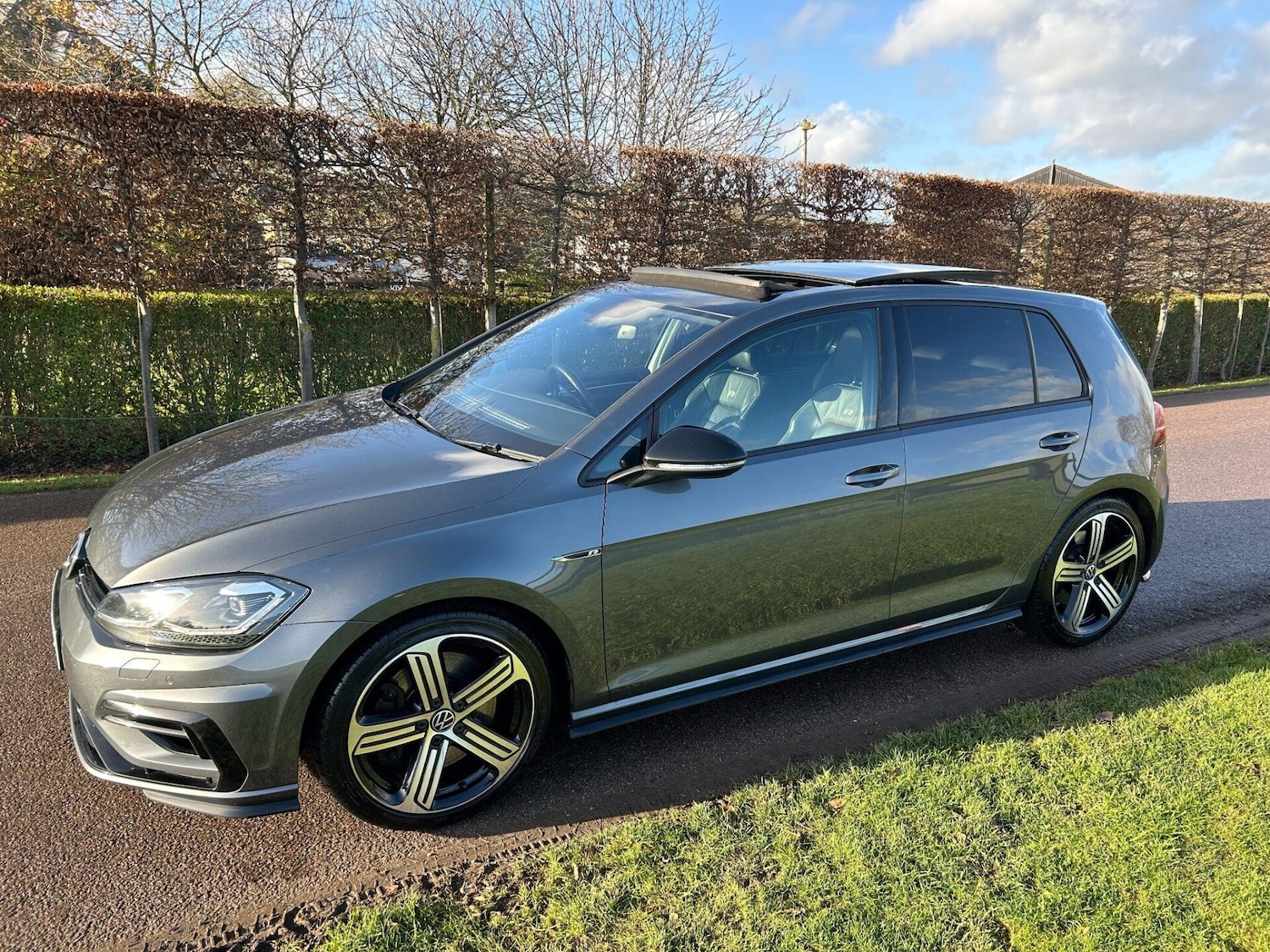 Used Volkswagen Golf 2017 for sale - 77818195: Photo 2
