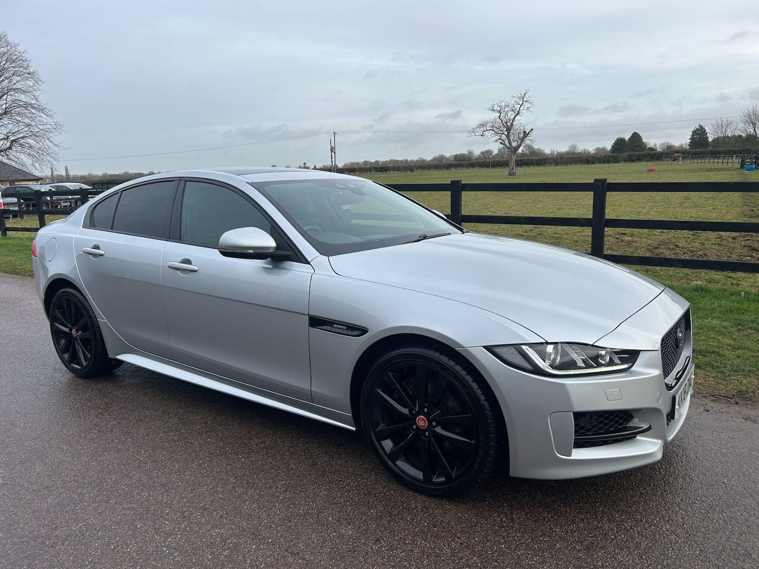 Used Jaguar XE 2018 for sale - 77168676: Photo 2