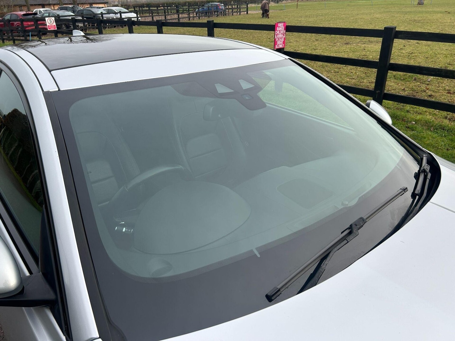 Used Jaguar XE 2018 for sale - 77168676: Photo 4