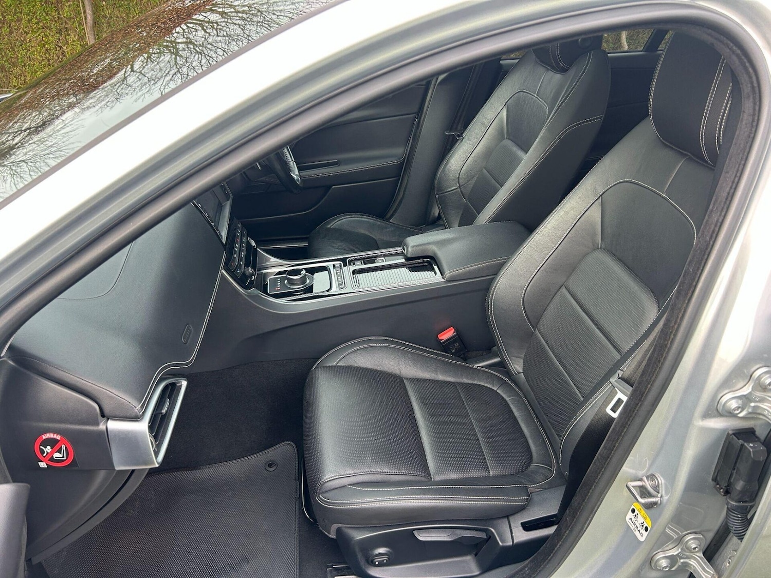 Used Jaguar XE 2018 for sale - 77168676: Photo 8