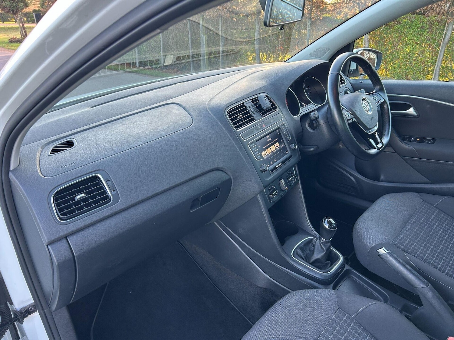 Used Volkswagen Polo 2016 for sale - 76718907: Photo 9