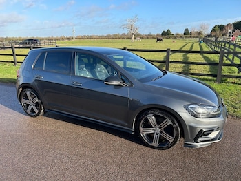 Used Volkswagen Golf 2017 for sale - 76663716: Photo