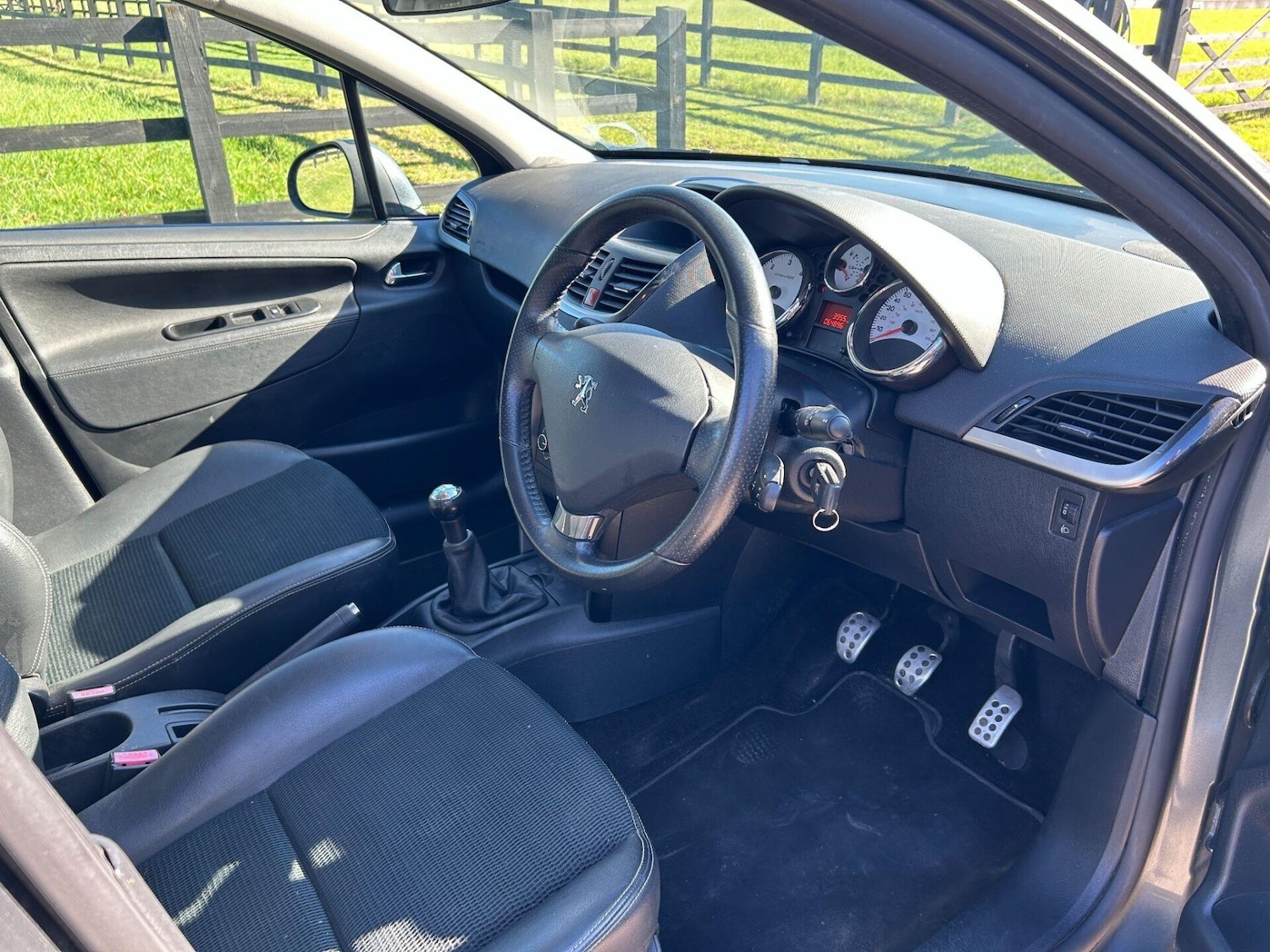 Used Peugeot 207 2012 for sale - 76957102: Photo 9